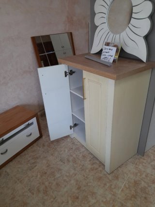 Mueble zapatero crema con espejo