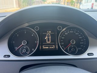 Volkswagen Passat 2010