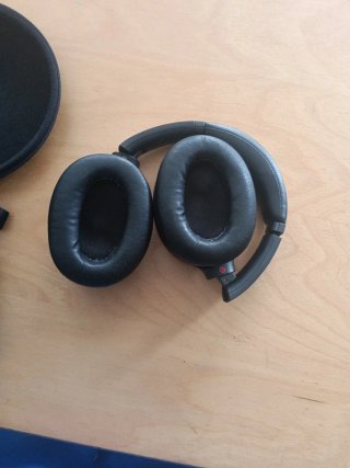 Cascos Sony Negros con Estuche