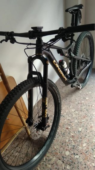 Orbea Oiz Negra-Dorada Montaña