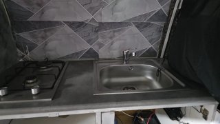Placa de gas Beko 2 fuegos y fregadero pequeño
