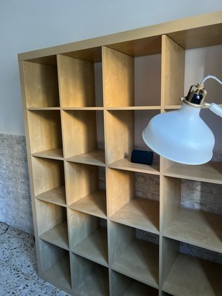 Estantería modular beige y marrón