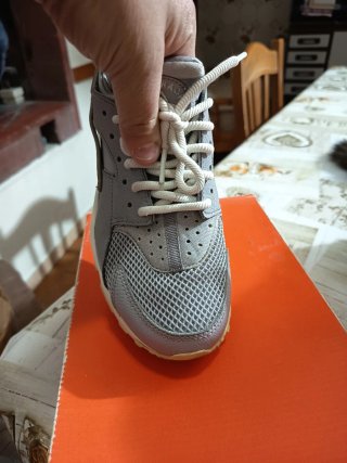 Nike Huarache Donna Grigio Bianco Taglia 37.5