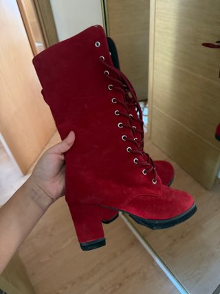 Botas rojas con cordones talla 37