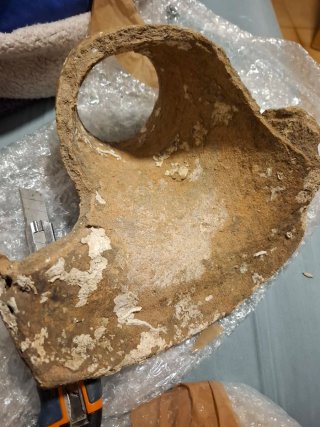 2 cuellos ánforas romanas más caracol