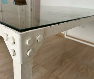 Mesa industrial Maisons du Monde con cristal