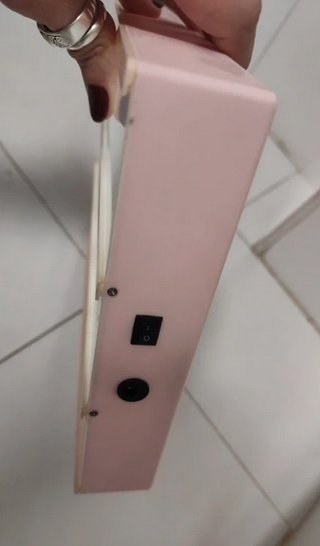 Lámpara de letras rosa y blanca