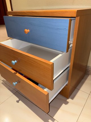Mesita de noche madera y azul