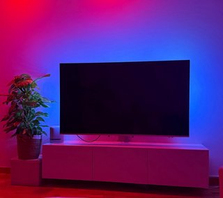 TV Philips 65” con Ambilight