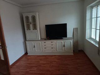 Se alquila piso en Astorga