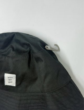 Gorro reversible blanco y negro