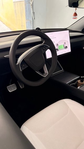 Tesla Model Y premium 2026
