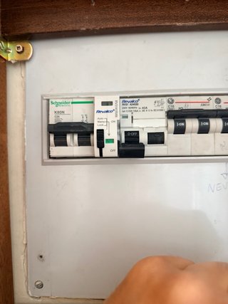 Electricista y fontanero