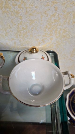 Tazze  con coperchio