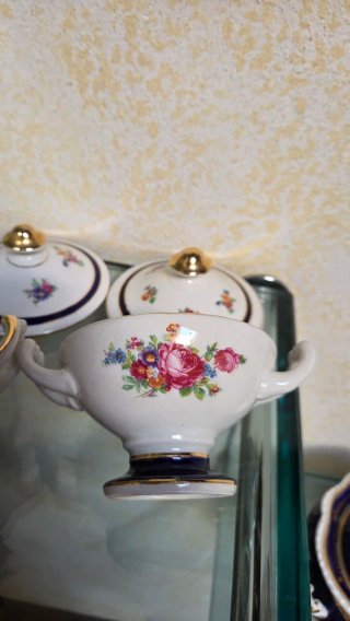 Tazze  con coperchio