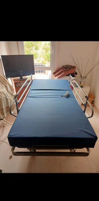 Cama articulada con motor