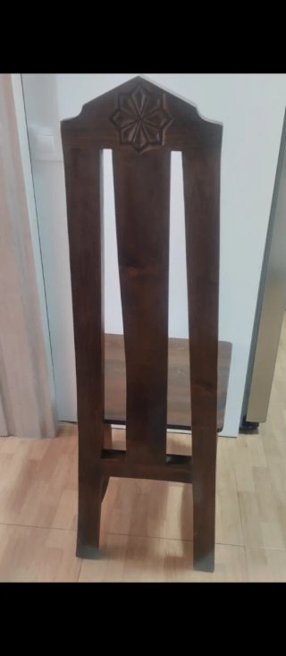 Silla de comedor madera tallada