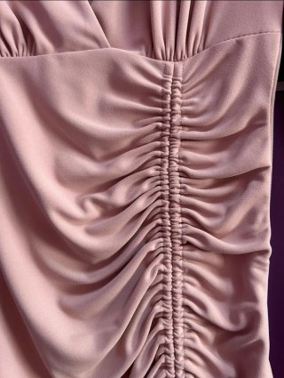Vestido Zara rosa manga larga y hombreras