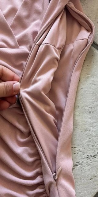 Vestido Zara rosa manga larga y hombreras