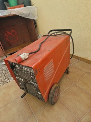 Soldadora Helvi Universal 330