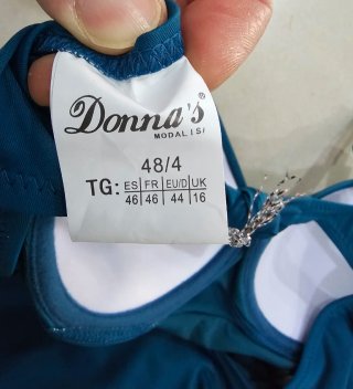 Costume intero blu con dettagli in rete