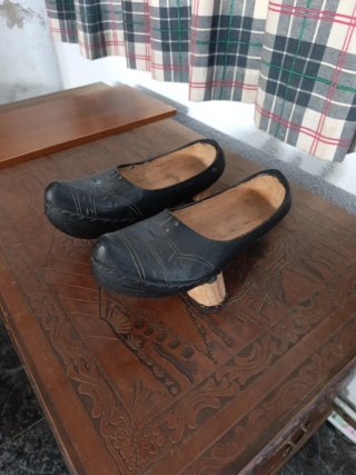 Albarca Cántabra de Madera Negra