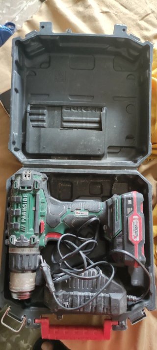 Taladro Parkside 20V con maletín y cargador