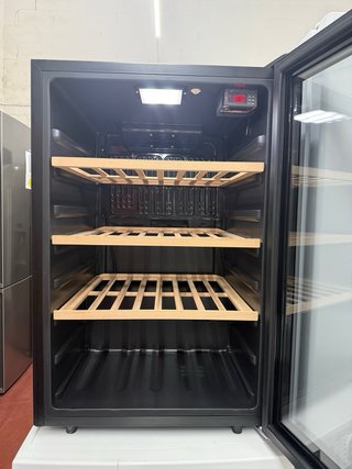 Vinoteca /expositor de vinos