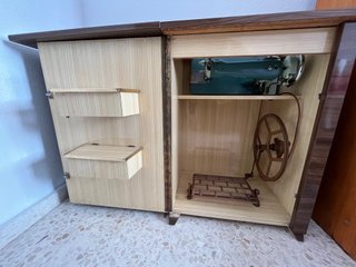 Máquina de coser Alfa vintage