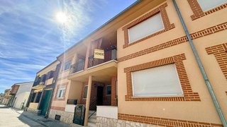 Casa adosada en venta en Cuéllar