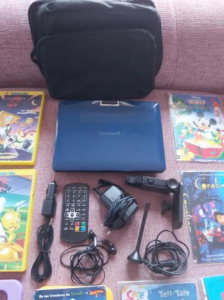 Reproductor DVD Portátil + 17 Películas
