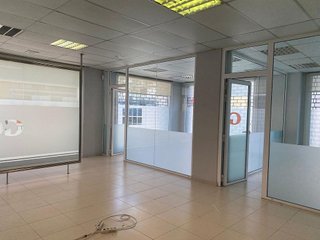 Local comercial en alquiler en Eixample Sud – Migdia en Girona