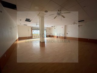 Local comercial en venta en Bisbal d´Empordà, La
