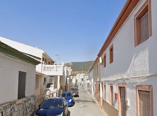 Casa adosada en venta en Illora