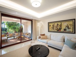 Casa adosada en alquiler en Nueva Andalucía centro en Marbella
