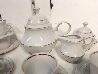Servizio Tazze Porcellana Oro Bianco.