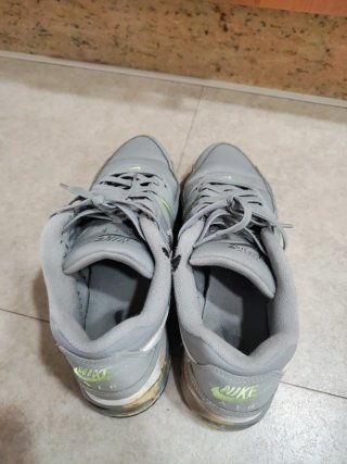 Nike Air Max Command Gris y Blanco