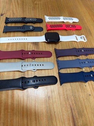 Apple Watch Series 7 45mm con correas