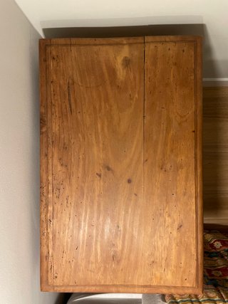 Mesa auxiliar madera de pino con cajón