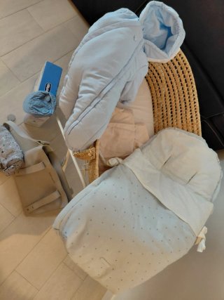 Lote bebé: capazo, saco y accesorios