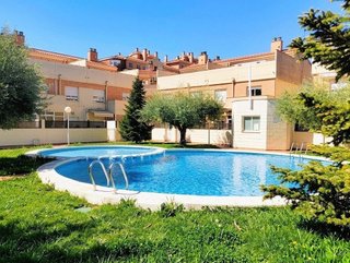Casa adosada en venta en Santa Cruz - Industria - Polígono Campollano en Albacete