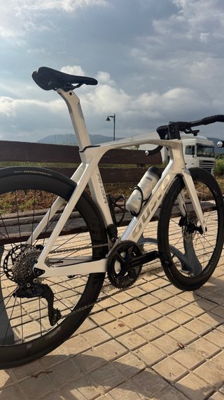Bicicleta Aero de carretera Gusto