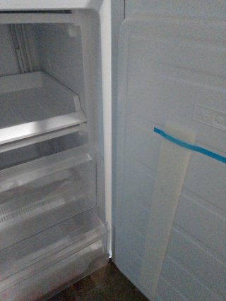 Congelador vertical 60L nuevo sin estrenar tara