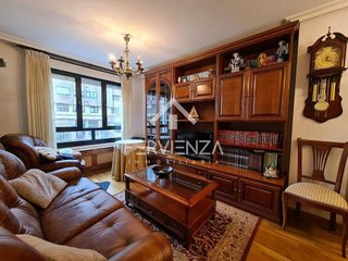 Piso en venta en Milán - Pumarín - Teatinos en Oviedo