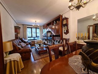 Piso en venta en Milán - Pumarín - Teatinos en Oviedo