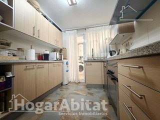 Piso en venta en Avda. de Abril. - 9 de octubre en Sagunto
