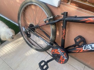 Bicicleta EVIL DEAD para reparar