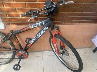 Bicicleta EVIL DEAD para reparar