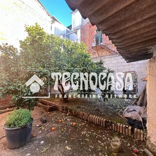 Casa adosada en venta en Mengíbar