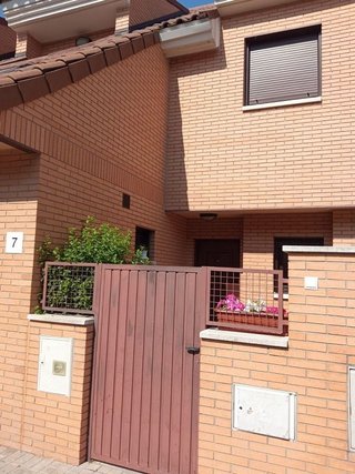 Casa adosada en venta en Aldeamayor de San Martín